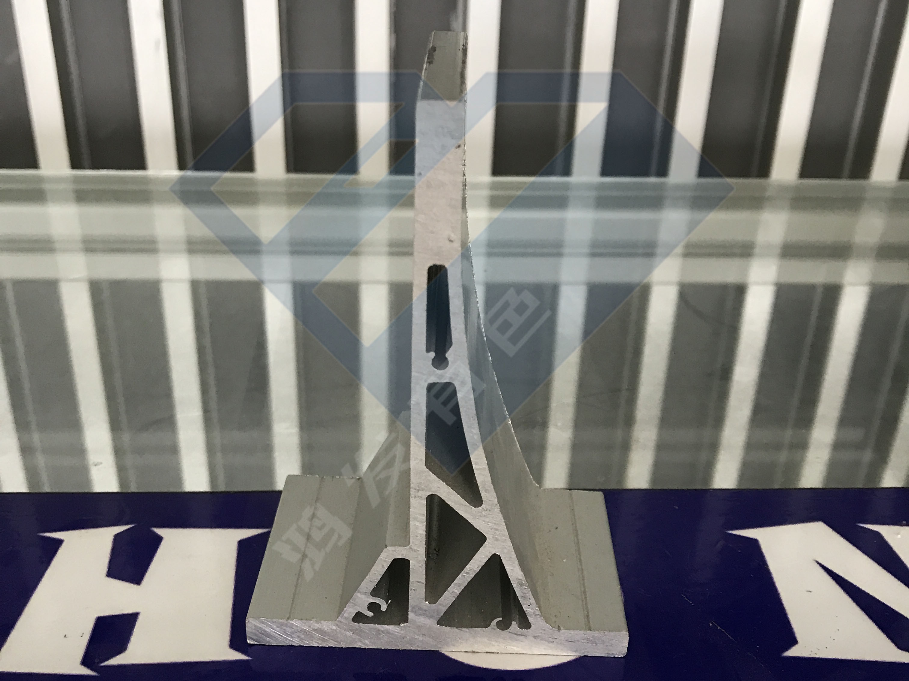 異形三角支架型材定制85*125，鋁型材開(kāi)模定制源頭廠(chǎng)家